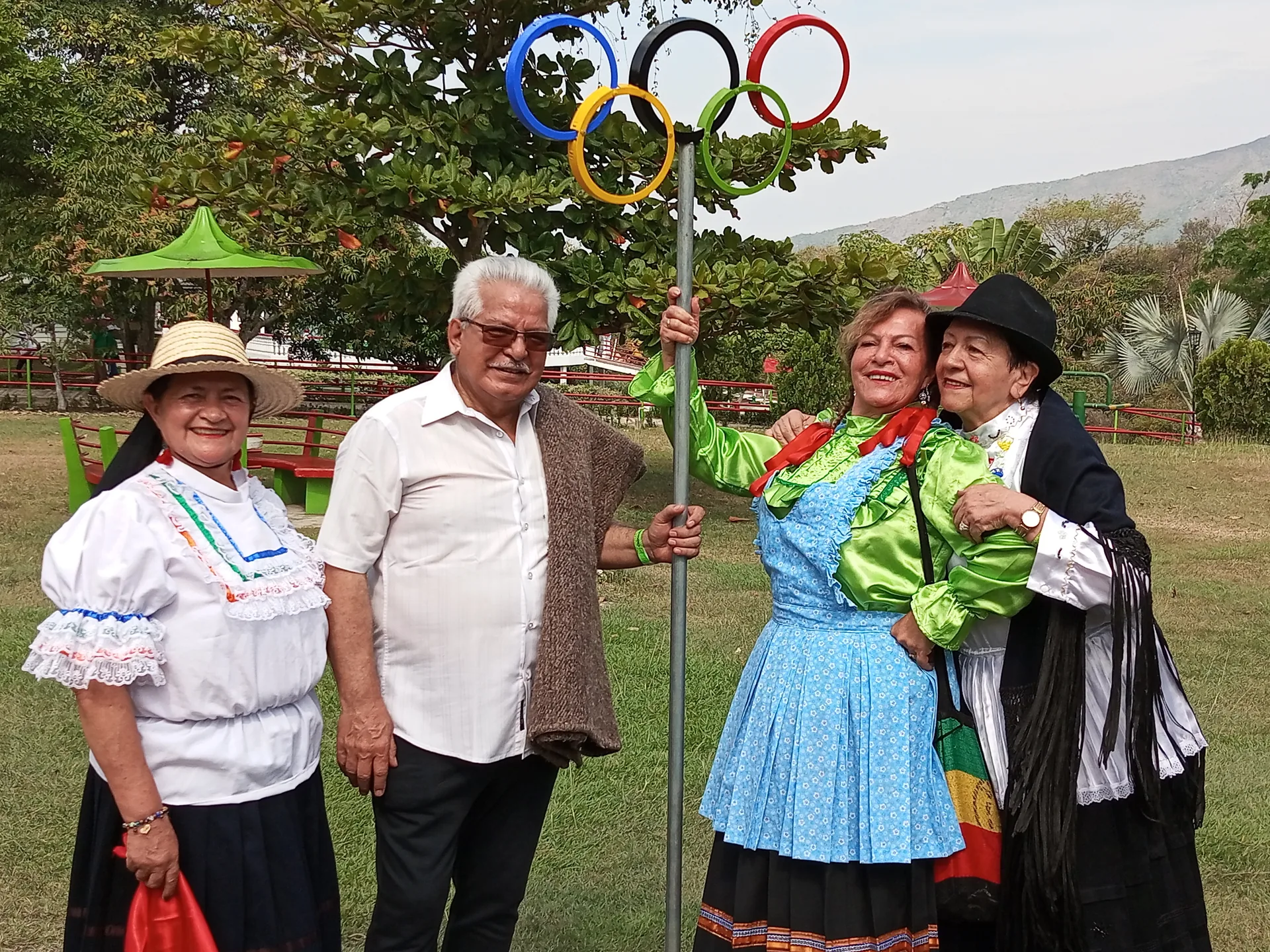 Afiliados de ANPISS en un encuentro de la asociación. Foto general — la imagen propia de la Seccional Dosquebradas está pendiente de envío.